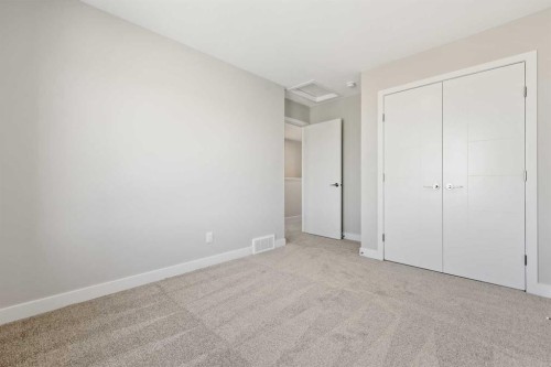 7067 Rangeview Avenue Se, Calgary, AB - Indoor Photo Showing Other Room