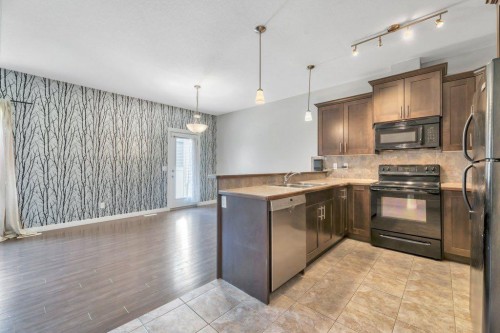 420 Ranch Ridge Meadow, Strathmore, AB - Indoor Photo Showing Kitchen