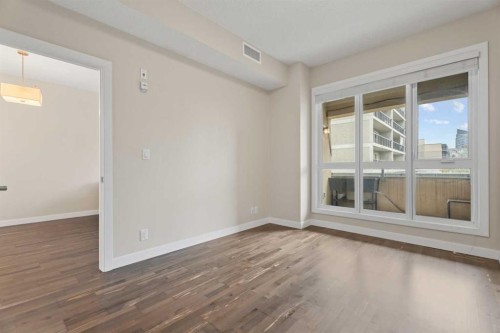 308-1110 3 Avenue Nw, Calgary, AB - Indoor Photo Showing Other Room