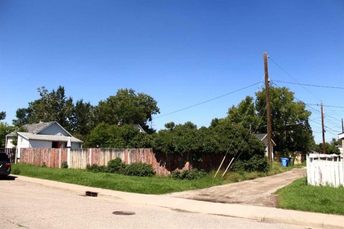 2740 16A Street Se, Calgary, AB - Outdoor