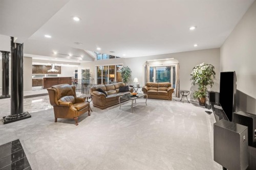 42 Woodhaven Crescent Sw, Calgary, AB - Indoor