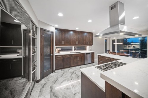 42 Woodhaven Crescent Sw, Calgary, AB - Indoor Photo Showing Kitchen