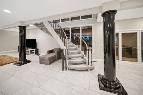 42 Woodhaven Crescent Sw, Calgary, AB - Indoor Photo Showing Other Room