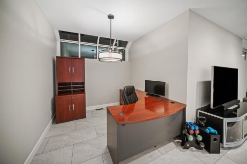 42 Woodhaven Crescent Sw, Calgary, AB - Indoor Photo Showing Office
