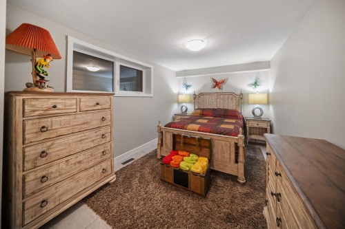 42 Woodhaven Crescent Sw, Calgary, AB - Indoor