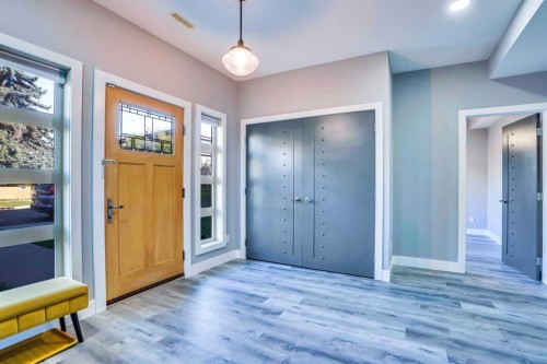 4735 17 Avenue Nw, Calgary, AB - Indoor Photo Showing Other Room