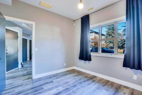 4735 17 Avenue Nw, Calgary, AB - Indoor Photo Showing Other Room