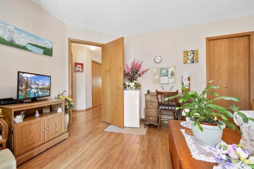 217 Arbour Cliff Close Nw, Calgary, AB - Indoor