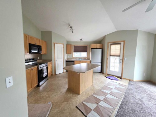 206-80 Panatella Landing Nw, Calgary, AB - Indoor Photo Showing Kitchen