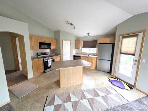 206-80 Panatella Landing Nw, Calgary, AB - Indoor Photo Showing Kitchen