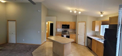 206-80 Panatella Landing Nw, Calgary, AB - Indoor Photo Showing Kitchen