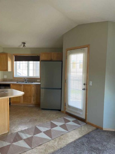 206-80 Panatella Landing Nw, Calgary, AB - Indoor Photo Showing Kitchen