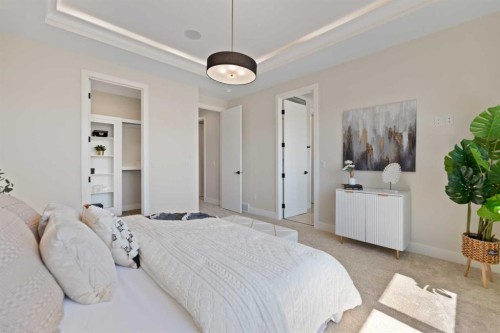 7929 47 Avenue Nw, Calgary, AB - Indoor Photo Showing Bedroom