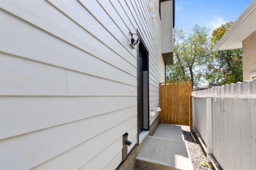 7929 47 Avenue Nw, Calgary, AB - Outdoor With Exterior