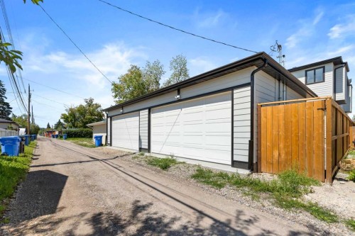 7929 47 Avenue Nw, Calgary, AB - Outdoor With Exterior