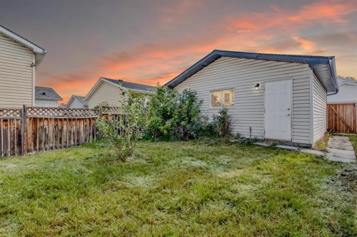 125 Martinpark Way Ne, Calgary, AB - Outdoor