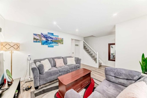 6223 Penedo Way Se, Calgary, AB - Indoor Photo Showing Living Room