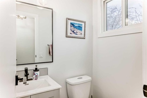 6223 Penedo Way Se, Calgary, AB - Indoor Photo Showing Bathroom