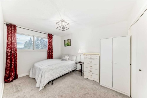 6223 Penedo Way Se, Calgary, AB - Indoor Photo Showing Bedroom