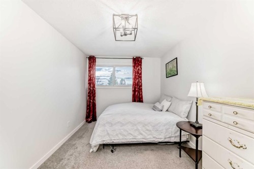 6223 Penedo Way Se, Calgary, AB - Indoor Photo Showing Bedroom