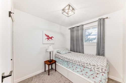 6223 Penedo Way Se, Calgary, AB - Indoor Photo Showing Bedroom