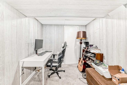 6223 Penedo Way Se, Calgary, AB - Indoor Photo Showing Office