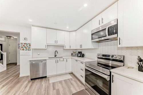 6223 Penedo Way Se, Calgary, AB - Indoor Photo Showing Kitchen With Upgraded Kitchen