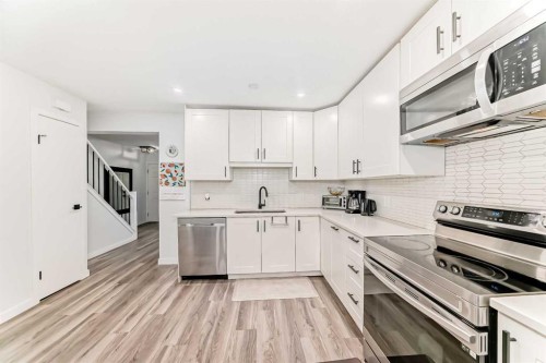 6223 Penedo Way Se, Calgary, AB - Indoor Photo Showing Kitchen With Upgraded Kitchen