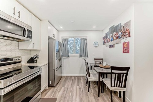 6223 Penedo Way Se, Calgary, AB - Indoor Photo Showing Kitchen
