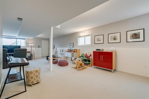 24 Millcrest Road Sw, Calgary, AB - Indoor Photo Showing Other Room