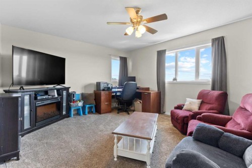 27138 Highway 27 Highway, Rural Mountain View County, AB - Indoor Photo Showing Living Room