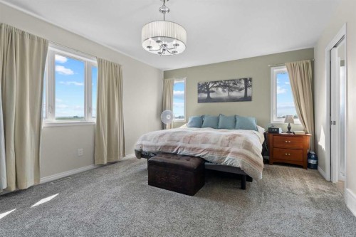 27138 Highway 27 Highway, Rural Mountain View County, AB - Indoor Photo Showing Bedroom