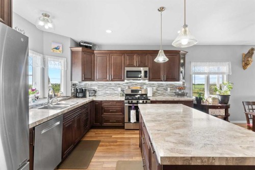 27138 Highway 27 Highway, Rural Mountain View County, AB - Indoor Photo Showing Kitchen With Double Sink With Upgraded Kitchen