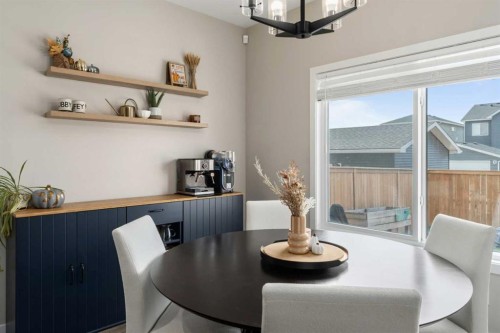 228 Ravenstern Crescent Se, Airdrie, AB - Indoor Photo Showing Dining Room