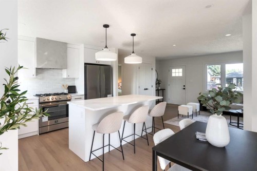 15 Hoover Place Sw, Calgary, AB - Indoor