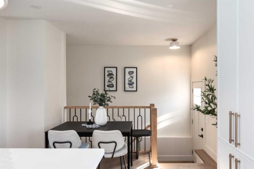 15 Hoover Place Sw, Calgary, AB - Indoor Photo Showing Dining Room