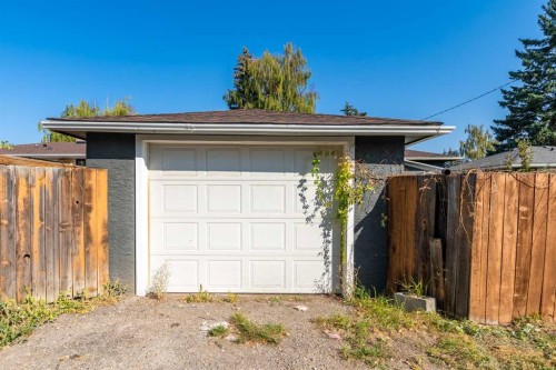 15 Hoover Place Sw, Calgary, AB - Outdoor