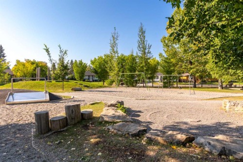 15 Hoover Place Sw, Calgary, AB - Outdoor