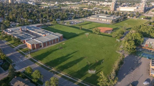 15 Hoover Place Sw, Calgary, AB - Outdoor With View