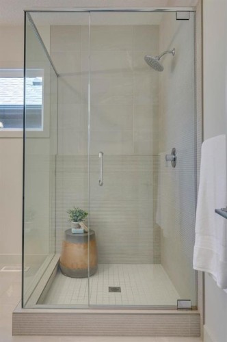 69 Shawnee Green Sw, Calgary, AB - Indoor Photo Showing Bathroom