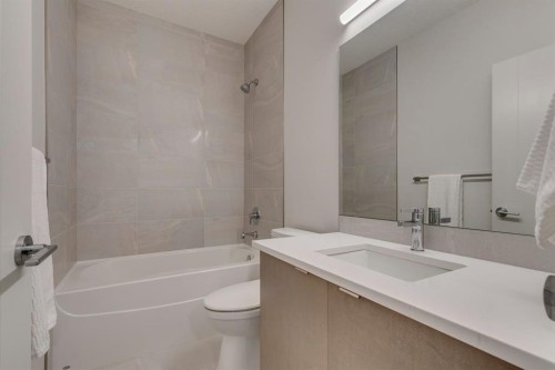 69 Shawnee Green Sw, Calgary, AB - Indoor Photo Showing Bathroom