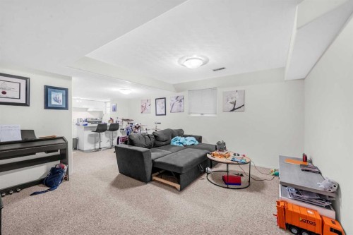 252 21 Avenue Ne, Calgary, AB - Indoor