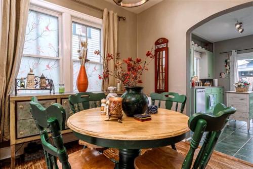 39 34 Avenue Sw, Calgary, AB - Indoor Photo Showing Dining Room