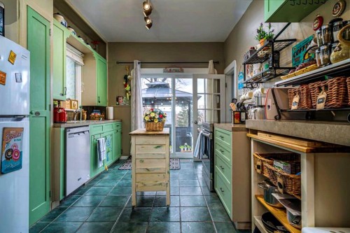 39 34 Avenue Sw, Calgary, AB - Indoor