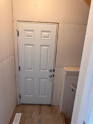 25 Setonvista Gate Se, Calgary, AB - Indoor Photo Showing Other Room