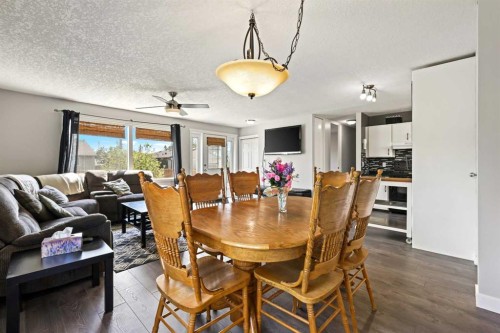 63 Olympia Crescent Se, Calgary, AB - Indoor Photo Showing Dining Room