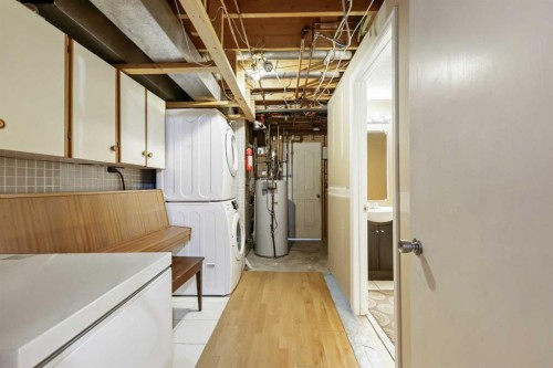 63 Olympia Crescent Se, Calgary, AB - Indoor