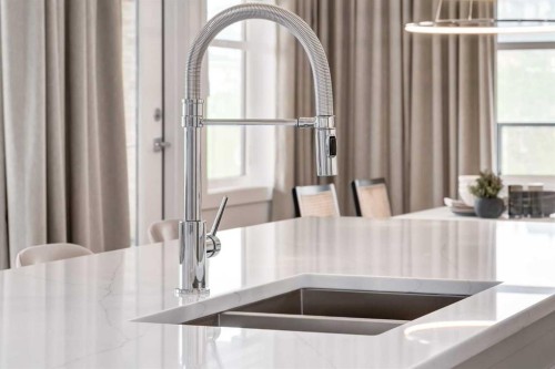 2103-2117 81 Street Sw, Calgary, AB - Indoor Photo Showing Kitchen With Upgraded Kitchen