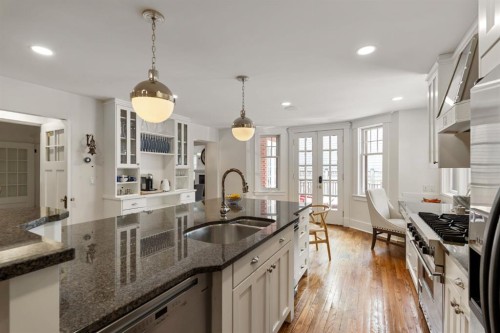 3025 Elbow Drive Sw, Calgary, AB - Indoor Photo Showing Kitchen With Double Sink With Upgraded Kitchen