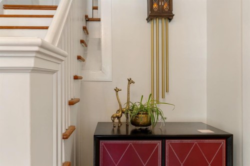 3025 Elbow Drive Sw, Calgary, AB - Indoor Photo Showing Other Room